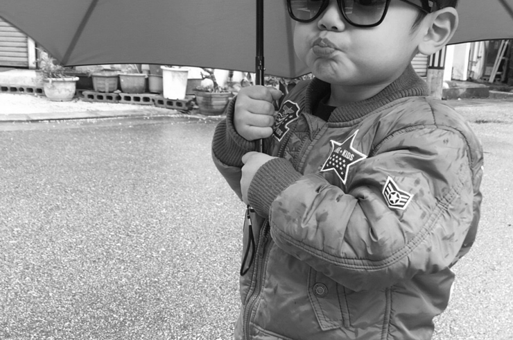 傘男の子